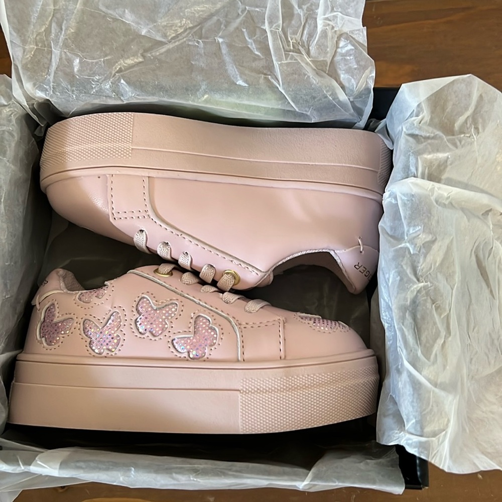 Kurt Geiger London Toddler's Mini Laney Butterfly Sneaker in Blush - Picture 11 of 11